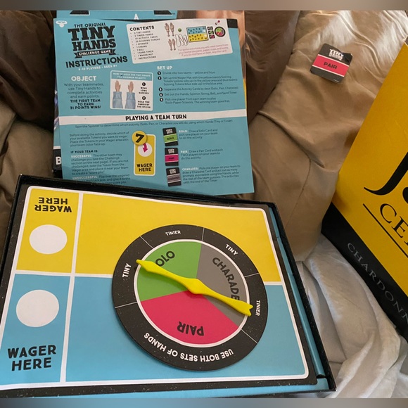 THE ORIGINAL TINY HANDS CHALLENGE BOARD GAME COMPLETE - Picture 3 of 6